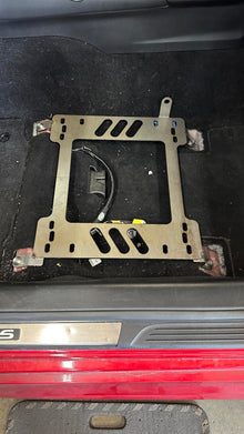Planted Seat Bracket - Lexus RC F (2015+) - Left side - image 3 of 4