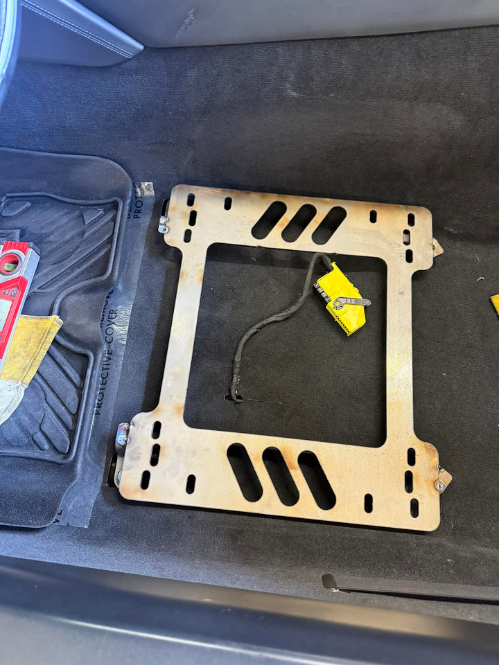 Planted Seat Bracket - BMW i8 (2014-2020) - Left side