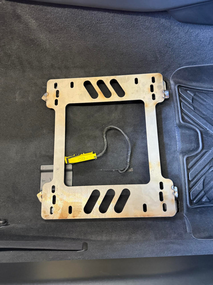 Planted Seat Bracket - BMW i8 (2014-2020) - Right side