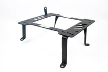 Planted Seat Bracket - Mitsubishi Pajero [2nd Generation, JDM, RHD, 2 Door] (1991-1999) - Left side - image 1 of 3