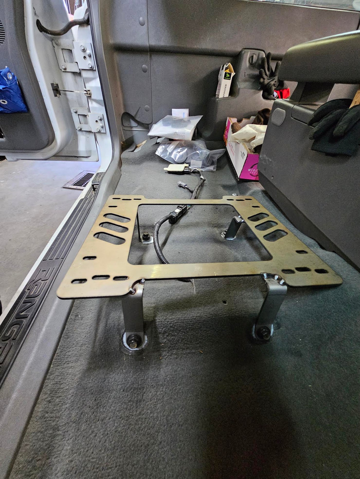 Planted Seat Bracket - Ford Ranger [3rd Generation] (1998-2011) - Right side - image 2 of 5
