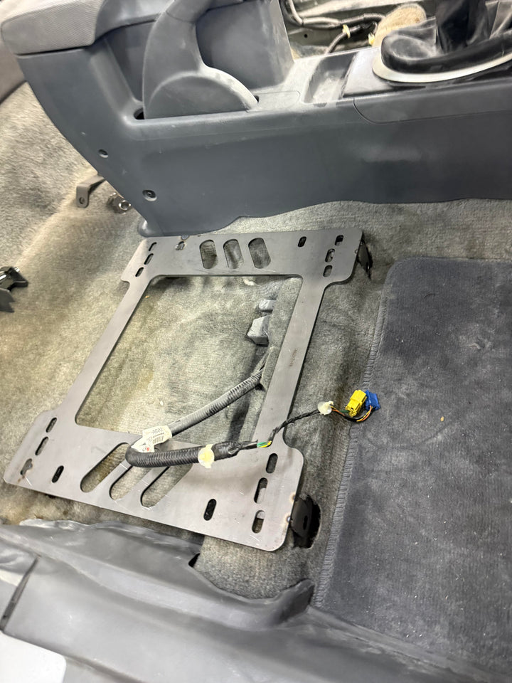 Planted Seat Bracket - Honda Civic [7th Generation Excluding Si] (2000-2004) - Right side