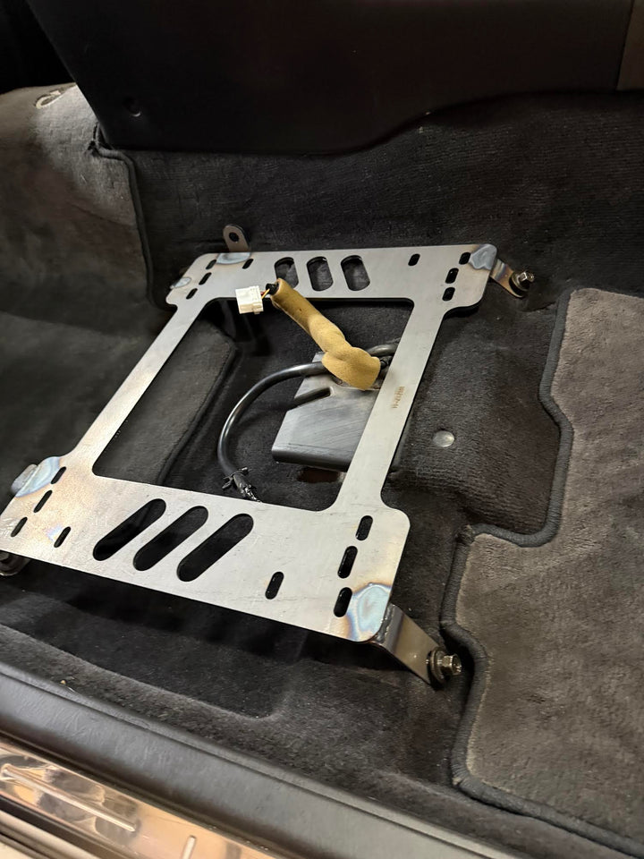Planted Seat Bracket - Infiniti Q45 [2nd Generation, Y33 Chassis] (1997-2001) - Right side