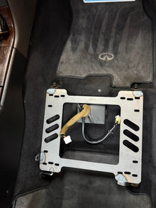 Planted Seat Bracket - Infiniti Q45 [2nd Generation, Y33 Chassis] (1997-2001) - Right side - image 4 of 4