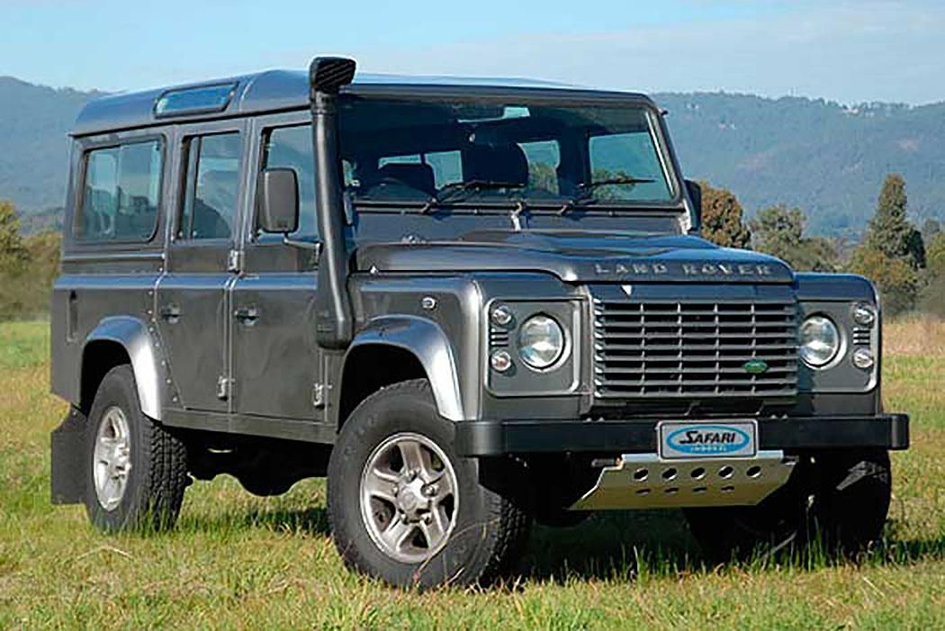 Safari SS580HF snorkel fitted to a Defender; vehicle shown for installation context