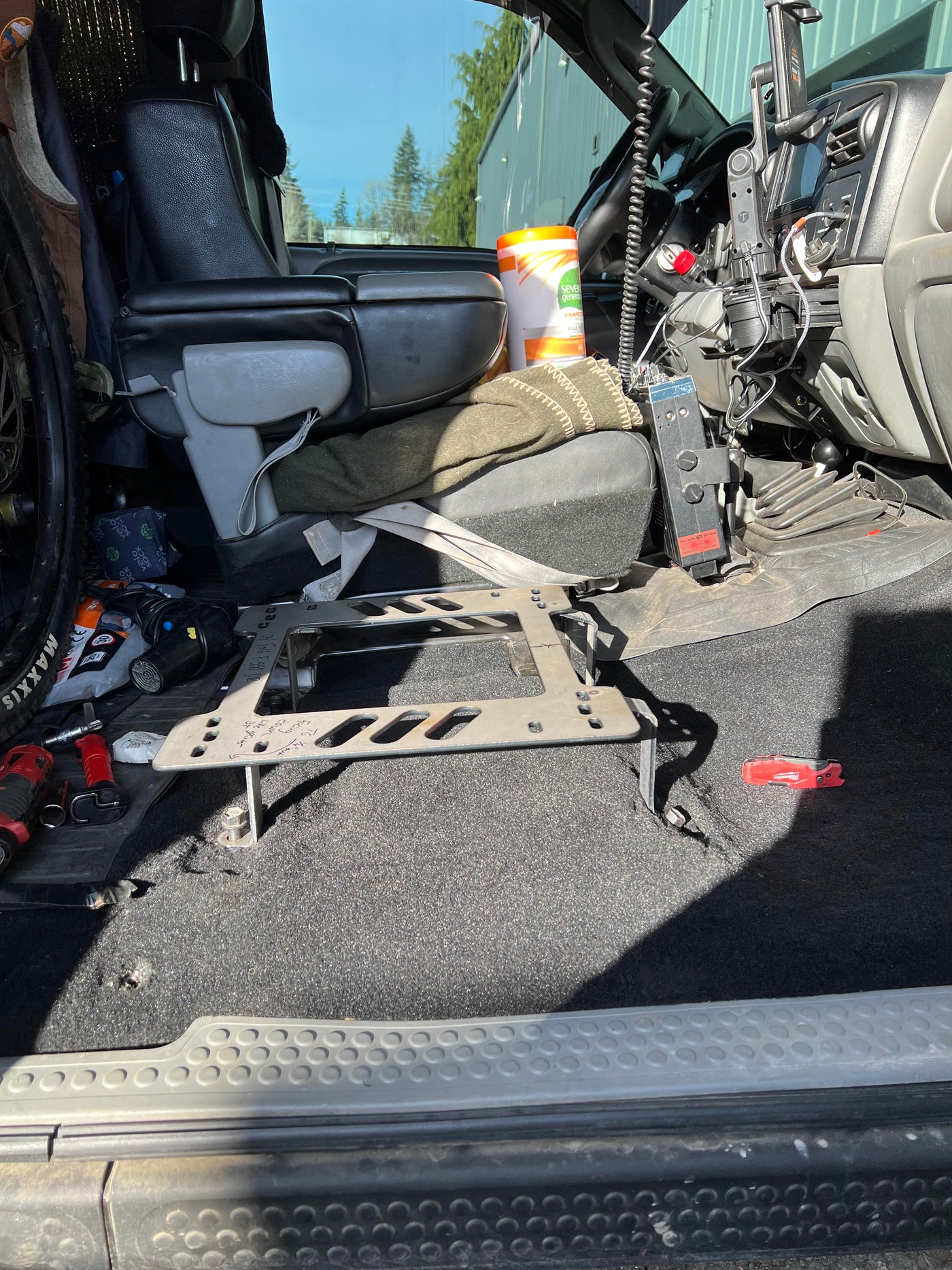 Planted Seat Bracket - Ford F550 [1st Generation, PHN131 Chassis] (1999-2007) - Right side - image 2 of 2