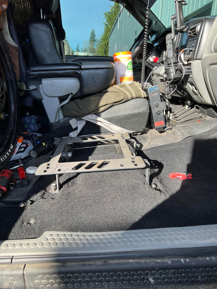 Planted Seat Bracket - Ford F550 [1st Generation, PHN131 Chassis] (1999-2007) - Right side